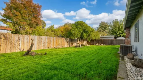 Exterior - 420 Mckenzie Dr, Dixon, CA 95620 photo 9 of 11