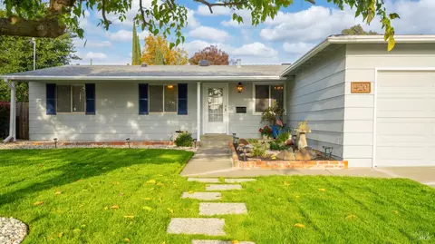 Exterior - 420 Mckenzie Dr, Dixon, CA 95620 photo 2 of 11