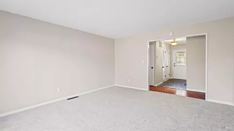 Living - 420 Mckenzie Dr, Dixon, CA 95620 photo 2 of 5