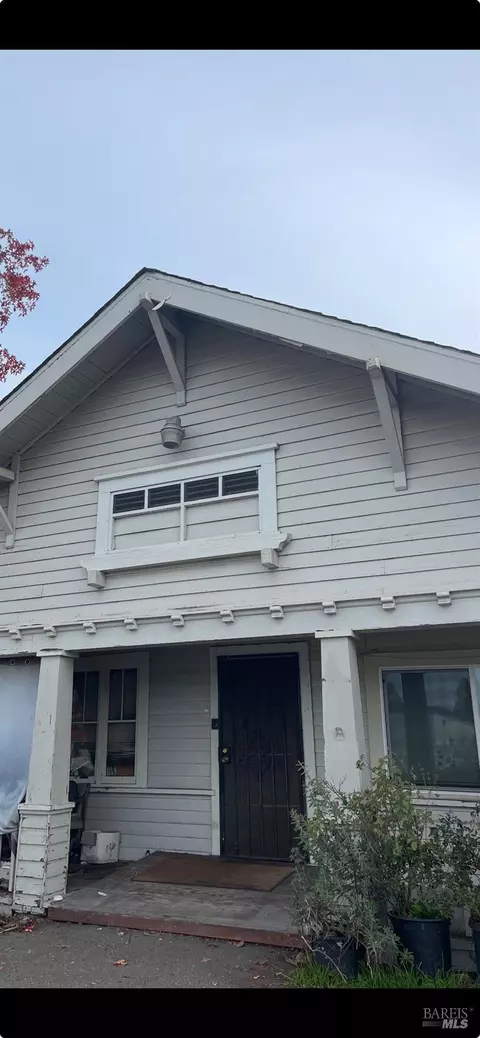 588 Roseland Ave, Santa Rosa, CA 95407