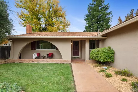 654 Corte Seville, Vacaville, CA 95688 photo 2
