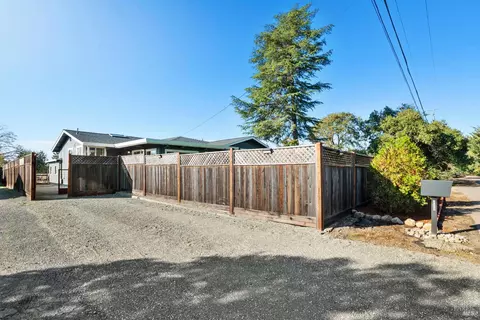 Exterior - 2159 Penny Ln, Napa, CA 94559 photo 12 of 13