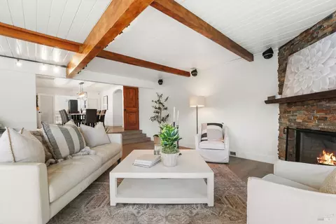 Living - 2159 Penny Ln, Napa, CA 94559 photo 3 of 9