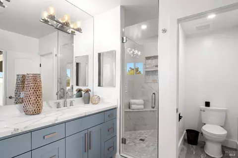 Bath - 2159 Penny Ln, Napa, CA 94559 photo 4 of 6