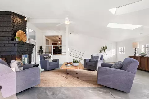 Living - 2159 Penny Ln, Napa, CA 94559 photo 6 of 9