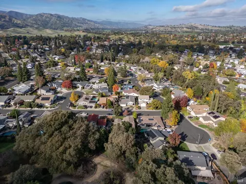 View/Area - 729 Brookside Dr, Vacaville, CA 95688 photo 2 of 5