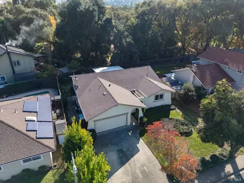 View/Area - 729 Brookside Dr, Vacaville, CA 95688 photo 4 of 5