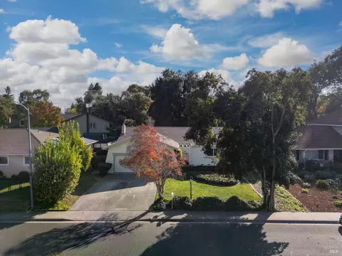 View/Area - 729 Brookside Dr, Vacaville, CA 95688 photo 3 of 5