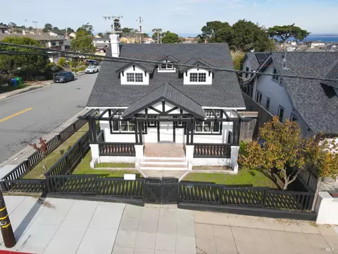 898 W Franklin St, Monterey, CA 93940