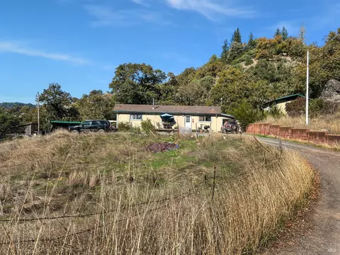 8600 Cave Creek Rd, Redwood Valley, CA 95470