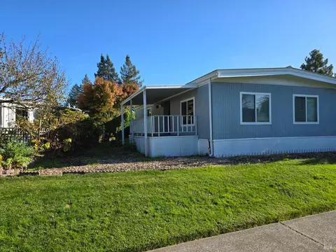 233 Apple Ln, Rohnert Park, CA 94928