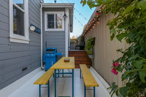 Exterior - 610 E St, Petaluma, CA 94952 photo 5 of 7