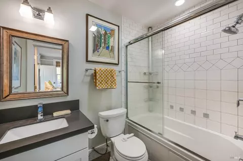 Bath - 610 E St, Petaluma, CA 94952 photo 2 of 3