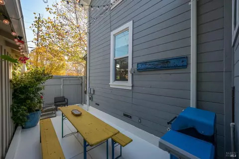 Exterior - 610 E St, Petaluma, CA 94952 photo 6 of 7