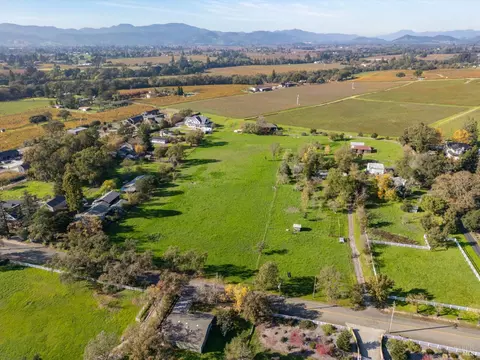 1612 Mckinley Rd, Napa, CA 94558