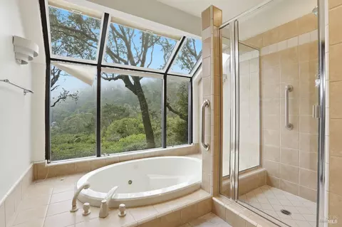 Bath - 89 Monte Mar Dr, Sausalito, CA 94965 photo 2 of 4