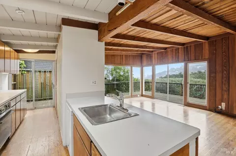 Kitchen - 89 Monte Mar Dr, Sausalito, CA 94965 photo 2 of 3