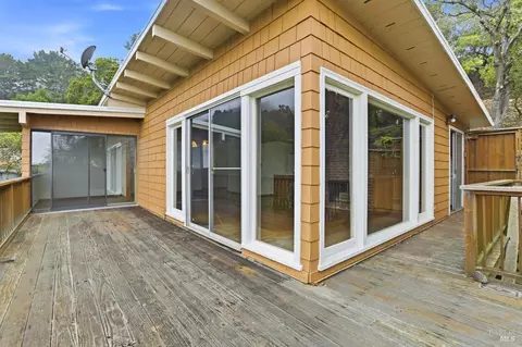 Exterior - 89 Monte Mar Dr, Sausalito, CA 94965 photo 2 of 6