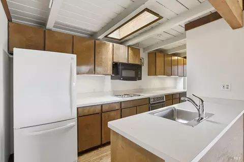 Kitchen - 89 Monte Mar Dr, Sausalito, CA 94965 photo 1 of 3