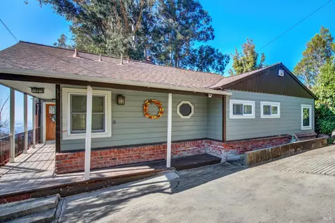 7937 Sunkist Dr, Oakland, CA 94605
