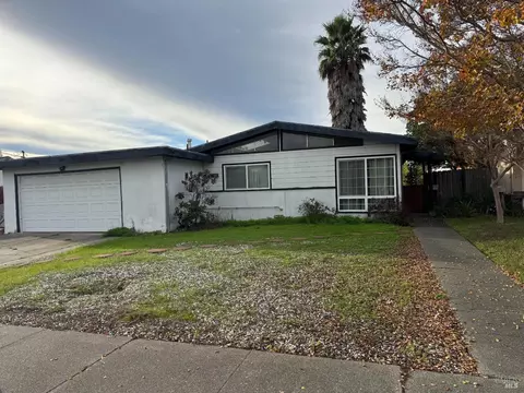 520 Reynolds Dr, Petaluma, CA 94954