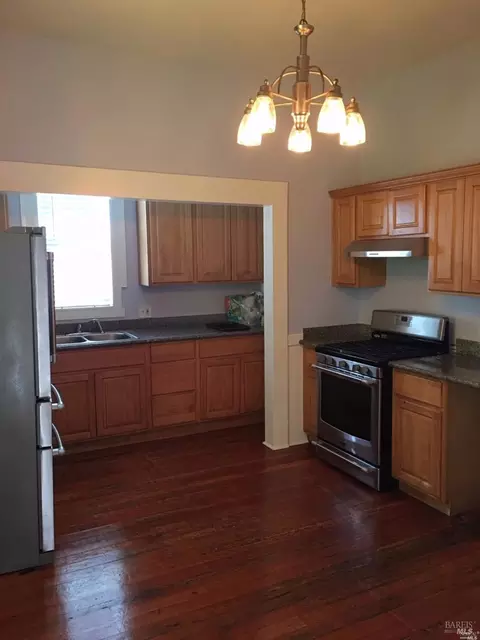 918 Alameda St, Vallejo, CA 94590 photo 4