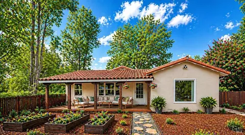 1231 Stevenson St, Calistoga, CA 94515
