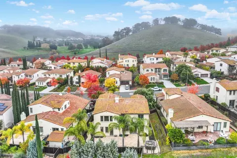 View/Area - 3127 Olympic Rd, Fairfield, CA 94534 photo 6 of 11