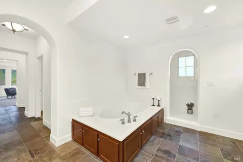 Bath - 3127 Olympic Rd, Fairfield, CA 94534 photo 4 of 6