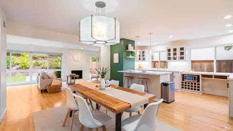 1881 Las Gallinas Ave, San Rafael, CA 94903