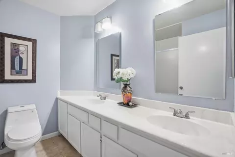 Bath - 705 Starfish Dr, Vallejo, CA 94591 photo 2 of 2