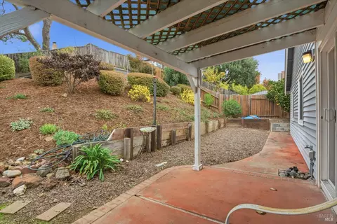Exterior - 705 Starfish Dr, Vallejo, CA 94591 photo 3 of 4