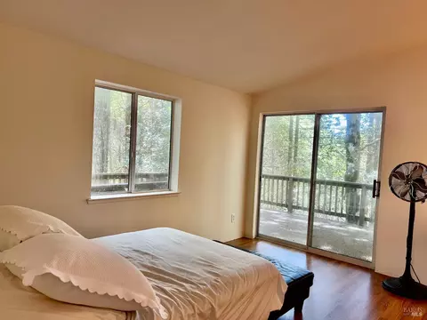 Bedroom - 27122 Bear Dr, Willits, CA 95490 photo 3 of 3