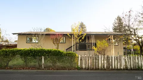 401 Frisbie Ave, Santa Rosa, CA 95407