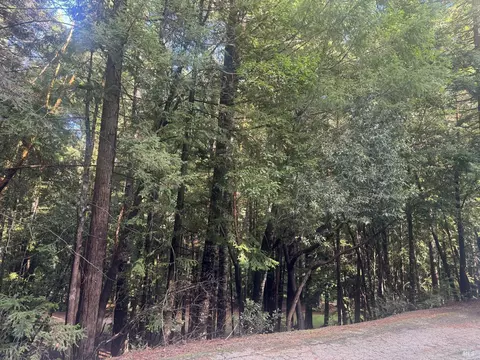 25195 Bluejay Ln, Willits, CA 95490