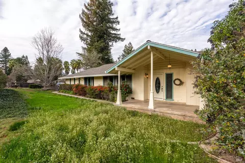 506 La Tierra Dr, Angwin, CA 94508