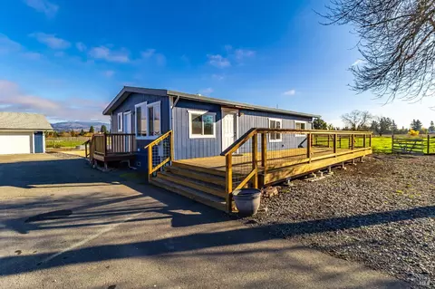 376 Horn Ave, Santa Rosa, CA 95407