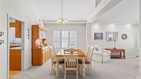 Dining - 160 Lynd Way, Dixon, CA 95620 photo 1 of 2