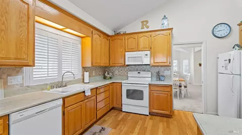 Kitchen - 160 Lynd Way, Dixon, CA 95620 photo 1 of 6