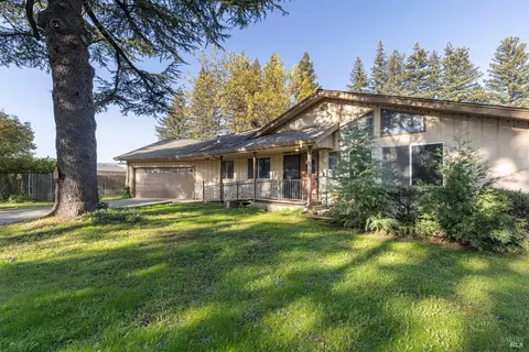 101 Bailhache Ave, Healdsburg, CA 95448