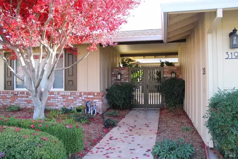 319 Belhaven Cir, Santa Rosa, CA 95409