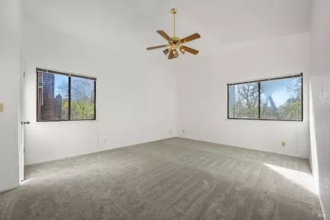 Bedroom - 9239 Lakewood Dr, Windsor, CA 95492 photo 2 of 5