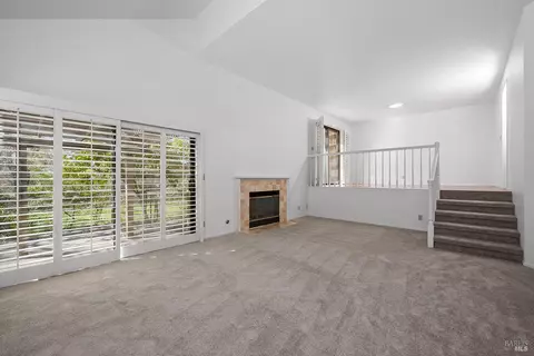Living - 9239 Lakewood Dr, Windsor, CA 95492 photo 3 of 10