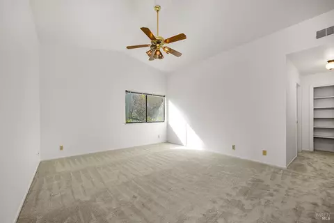 Bedroom - 9239 Lakewood Dr, Windsor, CA 95492 photo 3 of 5