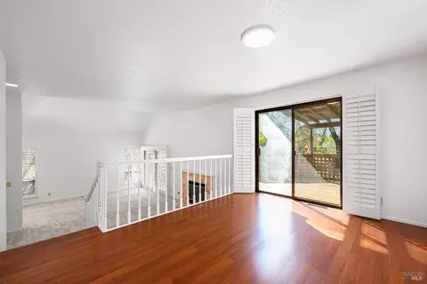 Living - 9239 Lakewood Dr, Windsor, CA 95492 photo 6 of 10