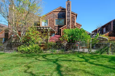 Exterior - 9239 Lakewood Dr, Windsor, CA 95492 photo 10 of 11