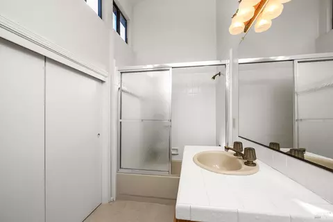 Bath - 9239 Lakewood Dr, Windsor, CA 95492 photo 4 of 5