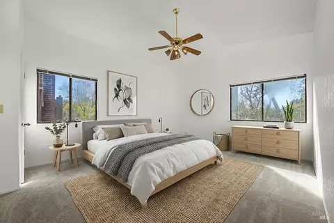 Bedroom - 9239 Lakewood Dr, Windsor, CA 95492 photo 1 of 5