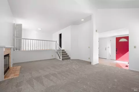 Living - 9239 Lakewood Dr, Windsor, CA 95492 photo 4 of 10
