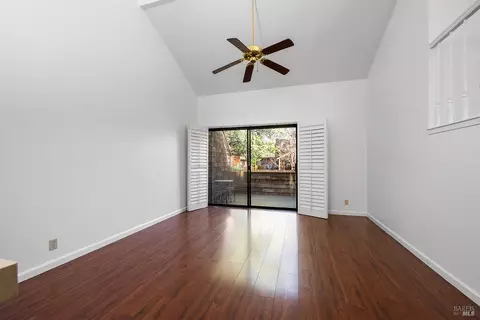 Living - 9239 Lakewood Dr, Windsor, CA 95492 photo 8 of 10